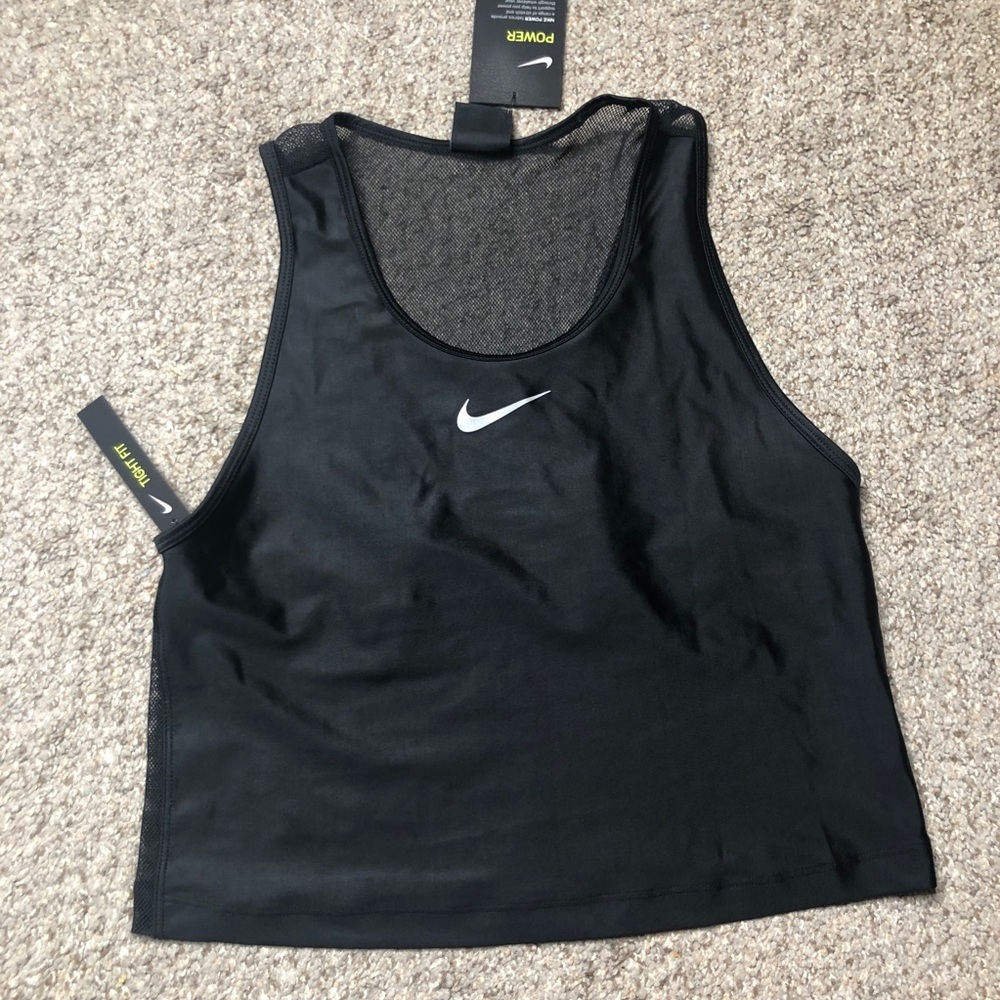 NWT Nike Crop Top! Size Medium!
